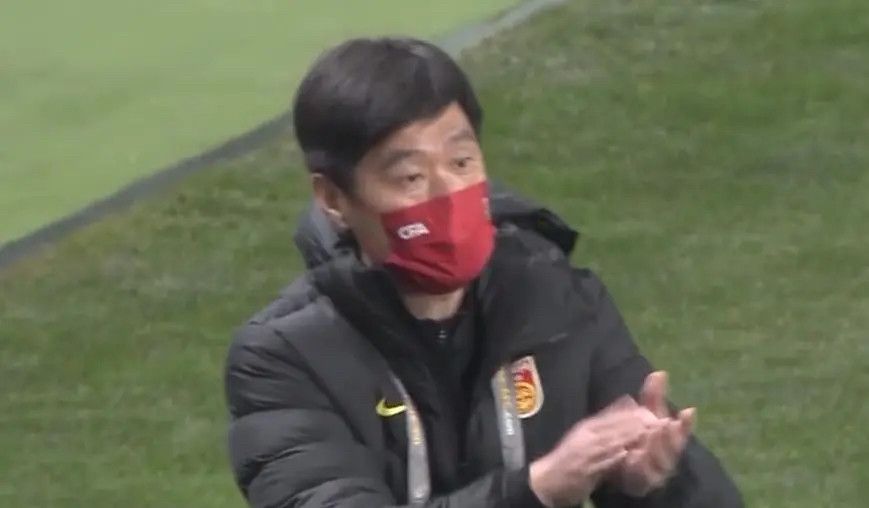 打屁股女人