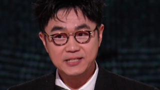 扒开她的内裤把她摸出水软件